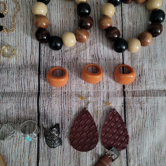 Last Call Jewelry & Accessories Bundle (31 pieces) - Picture 9 of 10